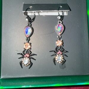 🎃NWT BETSEY JOHNSON 🎃 HALLOWEEN 👻 DARK MAGIC SPIDER 🕷️CRYSTAL MISMATCH EARRINGS